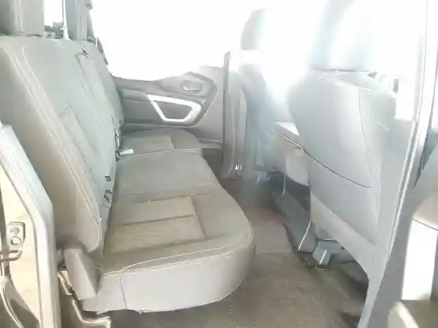 1N6AA1EK1HN571221 2017 NISSAN TITAN S-5