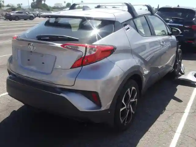 JTNKHMBX7K1054925 2019 TOYOTA C-HR XLE-3
