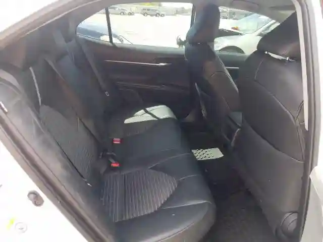 4T1B21HK3JU003625 2018 TOYOTA CAMRY HYBRID-5