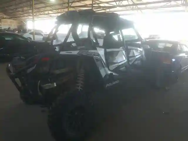 3NSVFK995KG441394 2019 POLARIS RZR XP 4 1000 EPS RIDE COMMAND EDITION-3