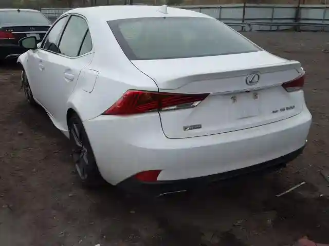 JTHC81D25J5030301 2018 LEXUS IS 300-2