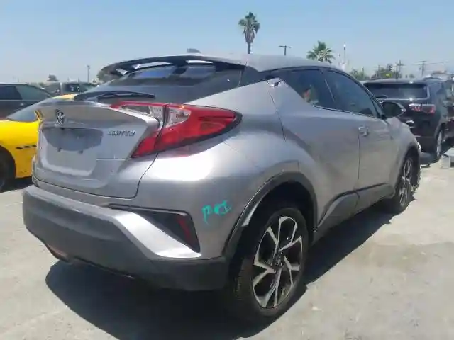 JTNKHMBX5K1028730 2019 TOYOTA C-HR XLE-3