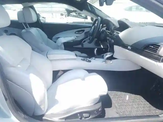 WBSEH93519CY24975 2009 BMW M6-4