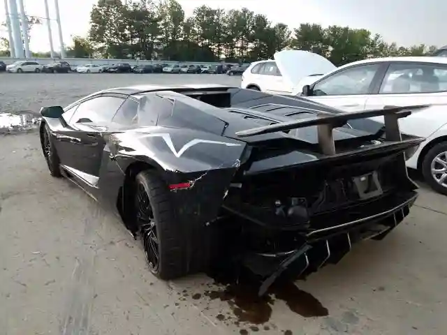 ZHWUT3ZDXGLA05032 2016 LAMBORGHINI AVENTADOR SV-2