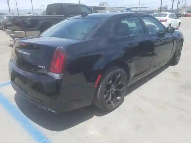 2C3CCABG3KH601135 2019 CHRYSLER 300 S-3