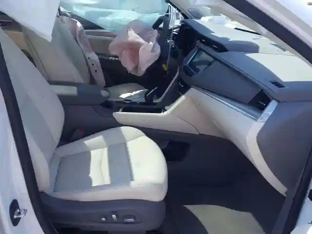1GYKNCRS7LZ160631 2020 CADILLAC XT5 PREMIUM LUXURY-4
