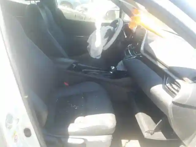 JTNKHMBX5K1046001 2019 TOYOTA C-HR XLE-4