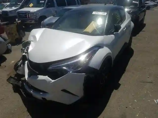 JTNKHMBX5K1046001 2019 TOYOTA C-HR XLE-1