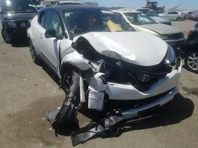 JTNKHMBX5K1046001 2019 TOYOTA C-HR XLE-0