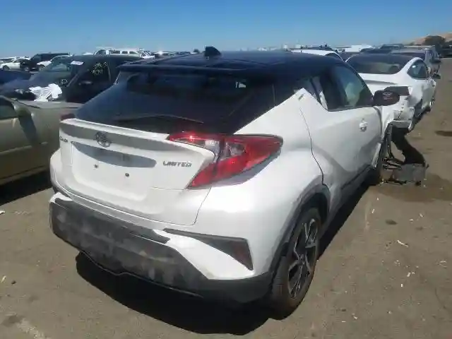JTNKHMBX5K1046001 2019 TOYOTA C-HR XLE-3