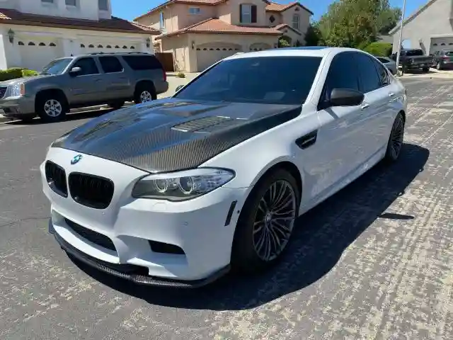 WBSFV9C56DC773141 2013 BMW M5-1