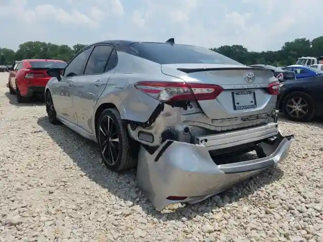 4T1BZ1HK7JU006507 2018 TOYOTA CAMRY XSE-2