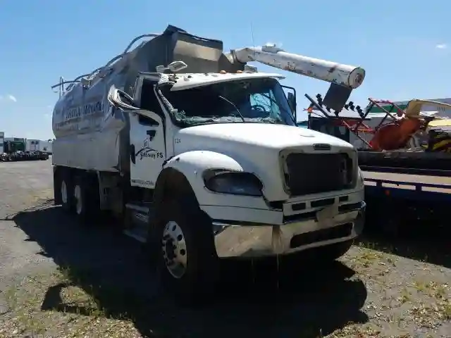 1FVJCYBS5ADAP9633 2010 FREIGHTLINER M2 106 MED-0