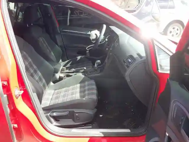 3VW447AUXJM296155 2018 VOLKSWAGEN GTI S/SE-4