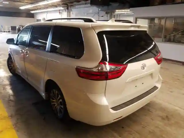 5TDYZ3DC4LS047502 2020 TOYOTA SIENNA XLE-2