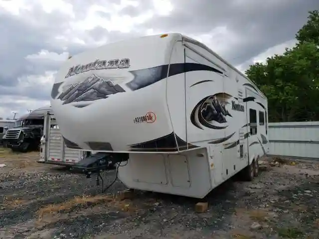 4YDF31522B4701598 2011 KEYSTONE MONTANA-1