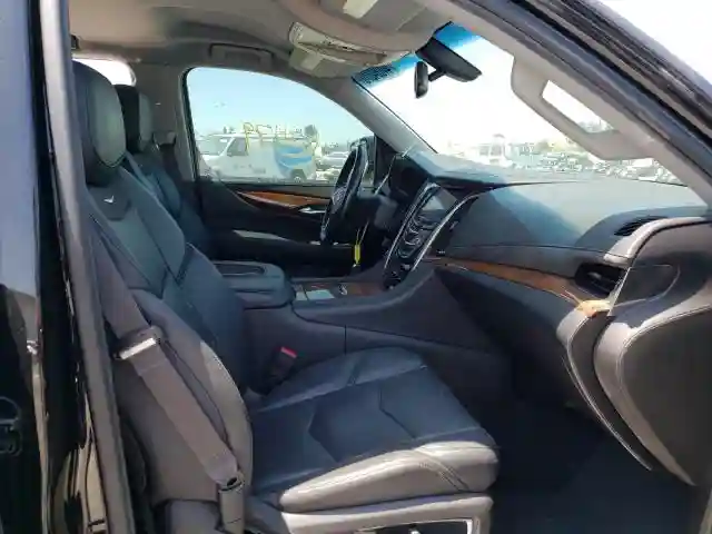 1GYS3AKJ6HR211751 2017 CADILLAC ESCALADE-4