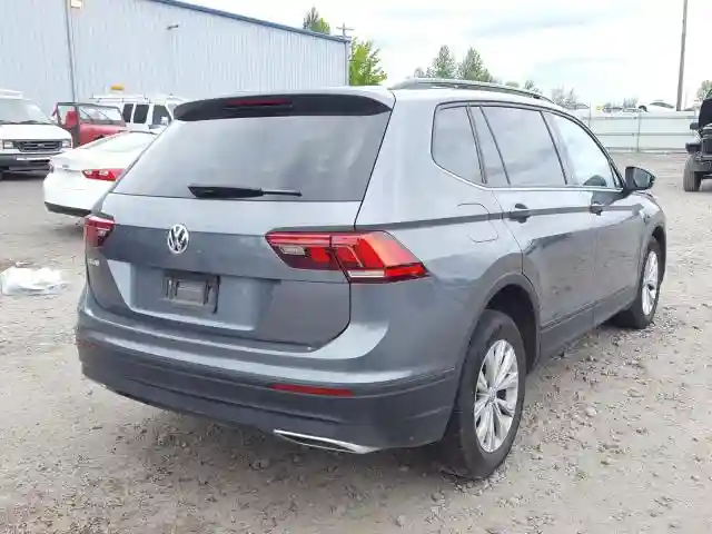 3VV0B7AX6KM046979 2019 VOLKSWAGEN TIGUAN S-3
