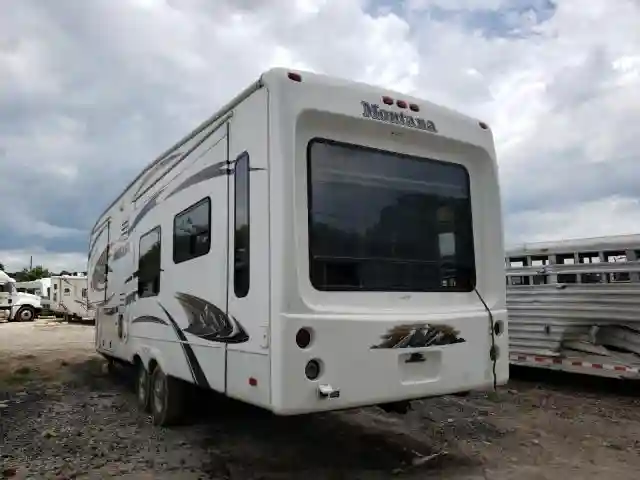 4YDF31522B4701598 2011 KEYSTONE MONTANA-2