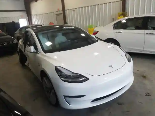 5YJ3E1EB7LF640338 2020 TESLA MODEL 3-0