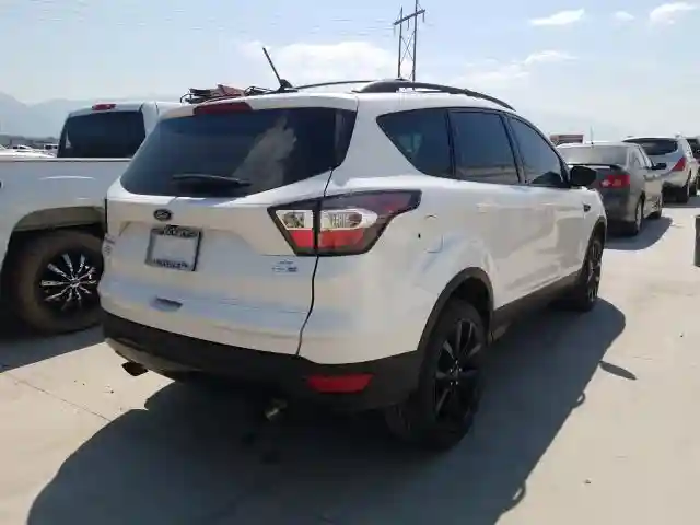 1FMCU9GD3JUB13168 2018 FORD ESCAPE SE-3