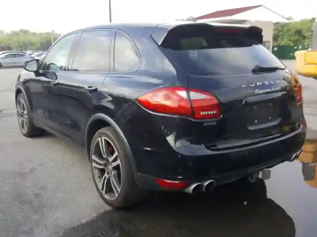 WP1AC2A25BLA82041 2011 PORSCHE CAYENNE TURBO-2