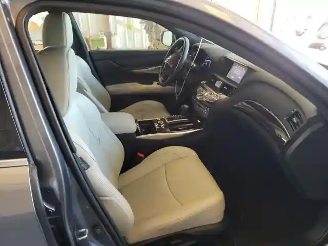 JN1BY1AP1JM181058 2018 INFINITI Q70 3.7 LUXE-4