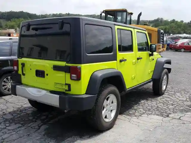 1C4BJWFG5GL300428 2016 JEEP WRANGLER UNLIMITED RUBICON-3