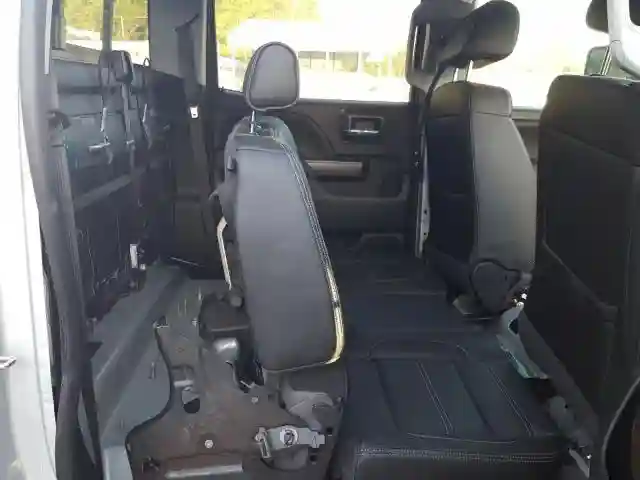 1GT12UEY7JF130960 2018 GMC SIERRA K2500 DENALI-5