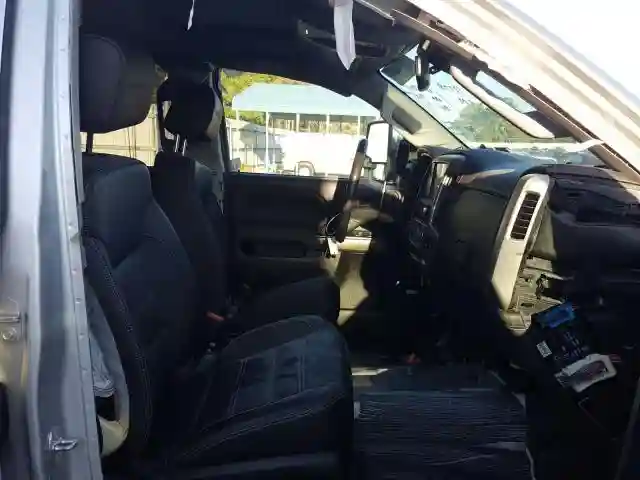 1GT12UEY7JF130960 2018 GMC SIERRA K2500 DENALI-4