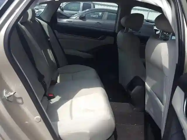 1HGCV1F17JA042716 2018 HONDA ACCORD LX-5