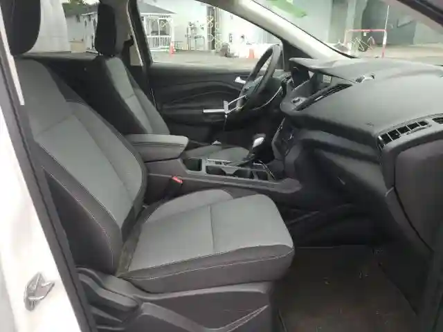 1FMCU9GD8KUA57553 2019 FORD ESCAPE SE-4