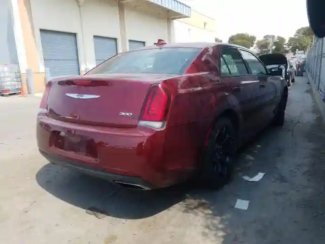 2C3CCABG2KH635115 2019 CHRYSLER 300 S-3