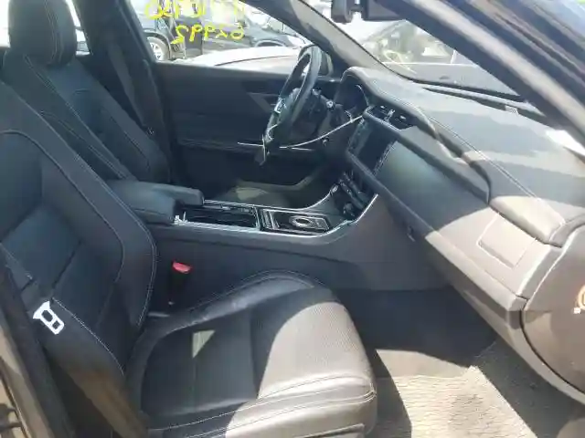 SAJBL4BVXGCY16353 2016 JAGUAR XF R - SPO-4
