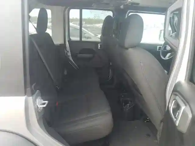 1C4HJXDN5KW588878 2019 JEEP WRANGLER UNLIMITED SPORT-5