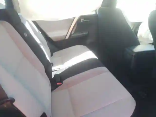 JTMRJREV6JD238572 2018 TOYOTA RAV4 HV LE-5
