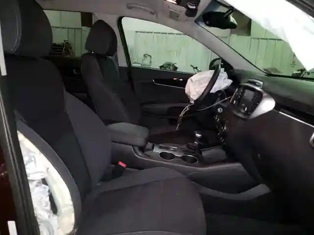 5XYPGDA3XKG438046 2019 KIA SORENTO L-4
