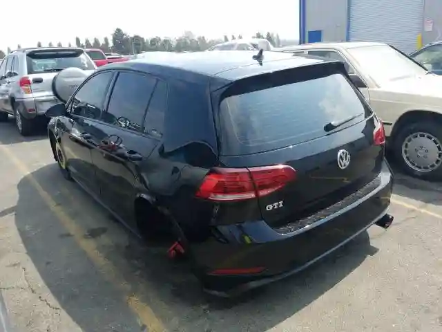 3VW447AU0JM283754 2018 VOLKSWAGEN GTI S/SE-2
