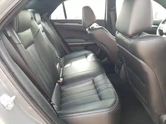 2C3CCABGXKH639123 2019 CHRYSLER 300 S-5
