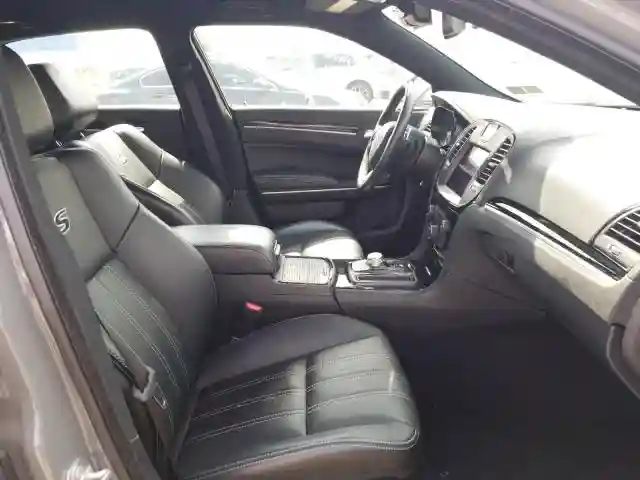 2C3CCABGXKH639123 2019 CHRYSLER 300 S-4