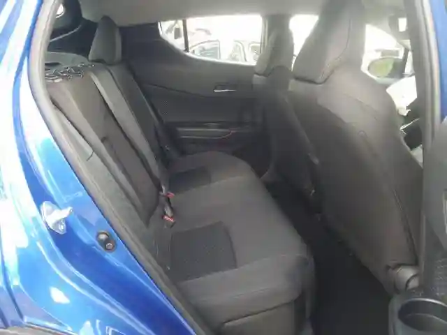 NMTKHMBX7LR111745 2020 TOYOTA C-HR XLE-5