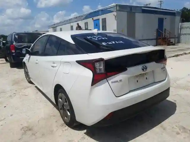 JTDKARFU4K3073037 2019 TOYOTA PRIUS-2