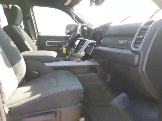 3C63R3HLXKG526256 2019 RAM 3500 BIG HORN-4