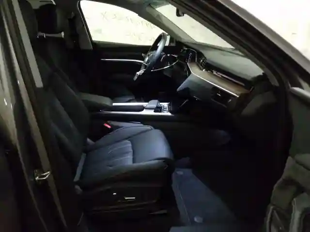 WA1VAAGE9KB012045 2019 AUDI E-TRON PRESTIGE-4