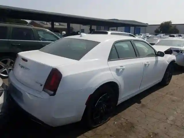 2C3CCAGG1KH631470 2019 CHRYSLER 300 S-3