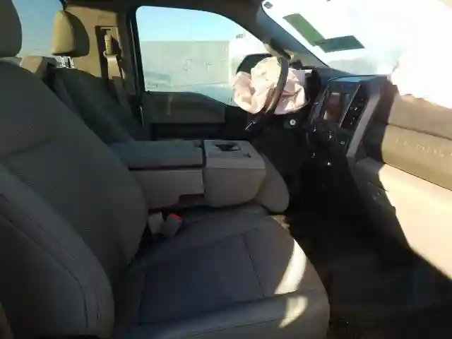1FTRF3DT9KEG64511 2019 FORD F350 SUPER DUTY-4