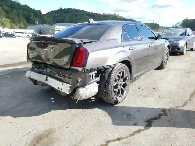 2C3CCAGG7JH211484 2018 CHRYSLER 300 S-3