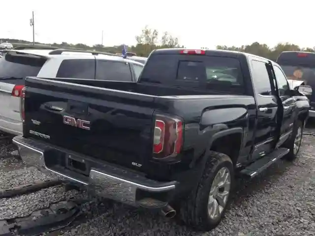 3GTU2NEC3JG620799 2018 GMC SIERRA K1500 SLT-3