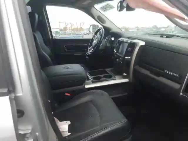 3C63R3ML1DG561731 2013 RAM 3500 LARAMIE-4