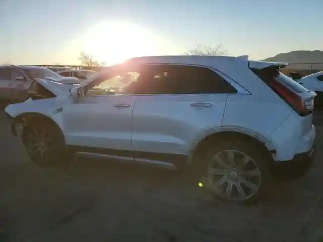 1GYFZCR49KF188003 2019 CADILLAC XT4-1